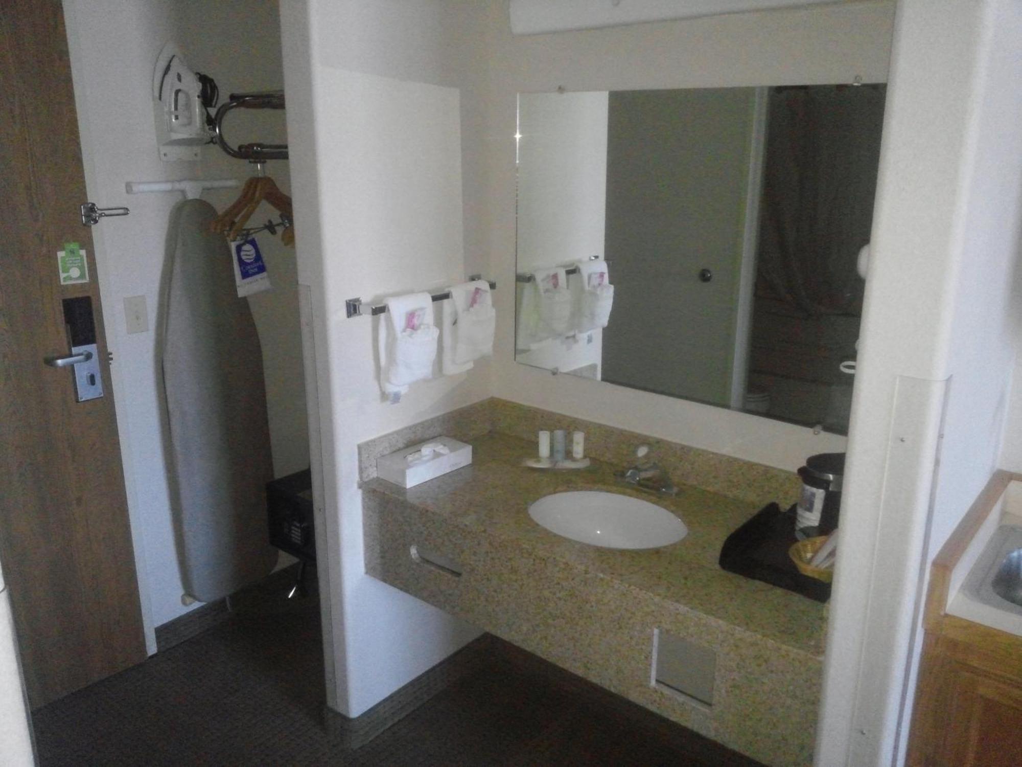 Quality Inn Delta Gateway To Rocky Mountains Zimmer foto